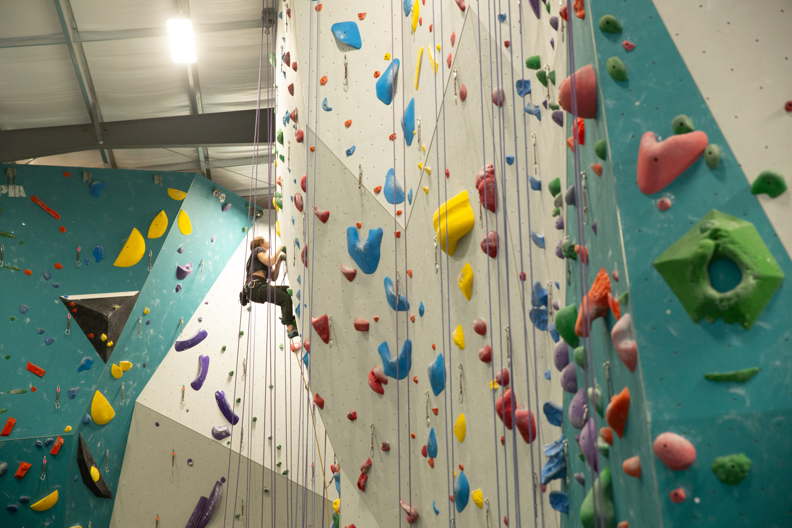 How indoor rock climbing boosts mental health